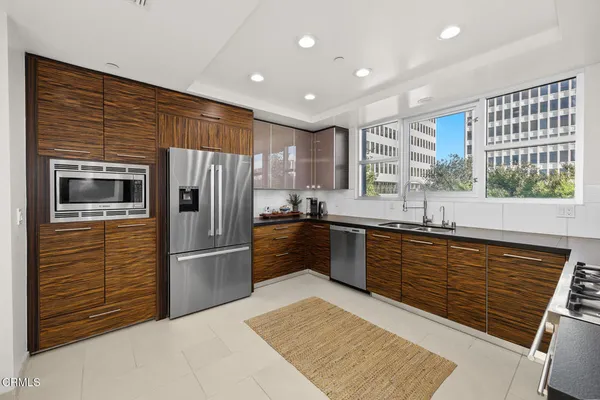 $1,369,777 | 257 South Hudson Avenue, Unit 301, Pasadena, CA 91101