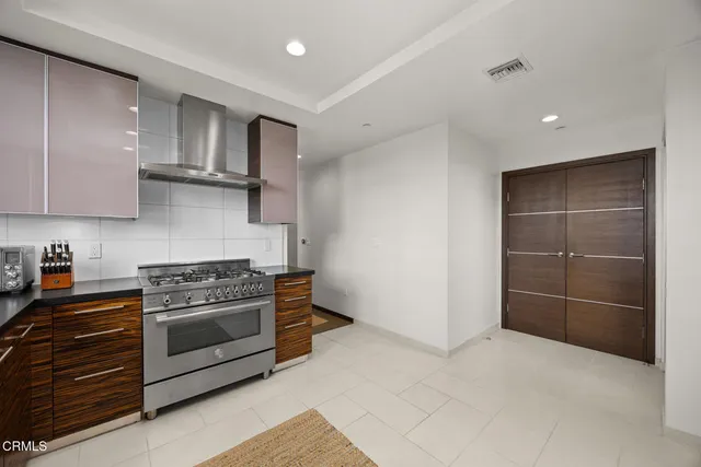 $1,469,250 | 257 South Hudson Avenue, Unit 301, Pasadena, CA 91101