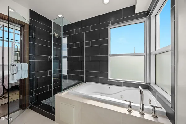 $1,369,777 | 257 South Hudson Avenue, Unit 301, Pasadena, CA 91101