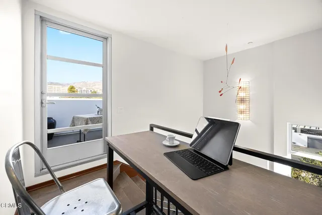 $1,469,250 | 257 South Hudson Avenue, Unit 301, Pasadena, CA 91101