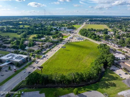 $3,125,000 | 2700 Ambassador Caffery Parkway, Lafayette, LA 70506