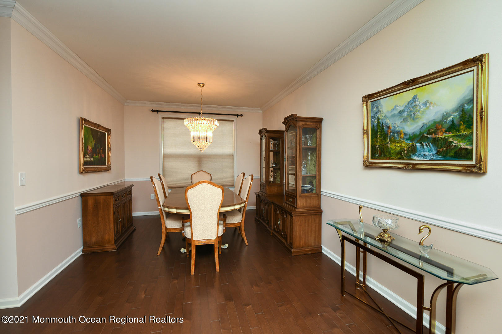 33 Comtois Road Manalapan, NJ 07726 - Photo 14 of 26 a dining room with furniture and window