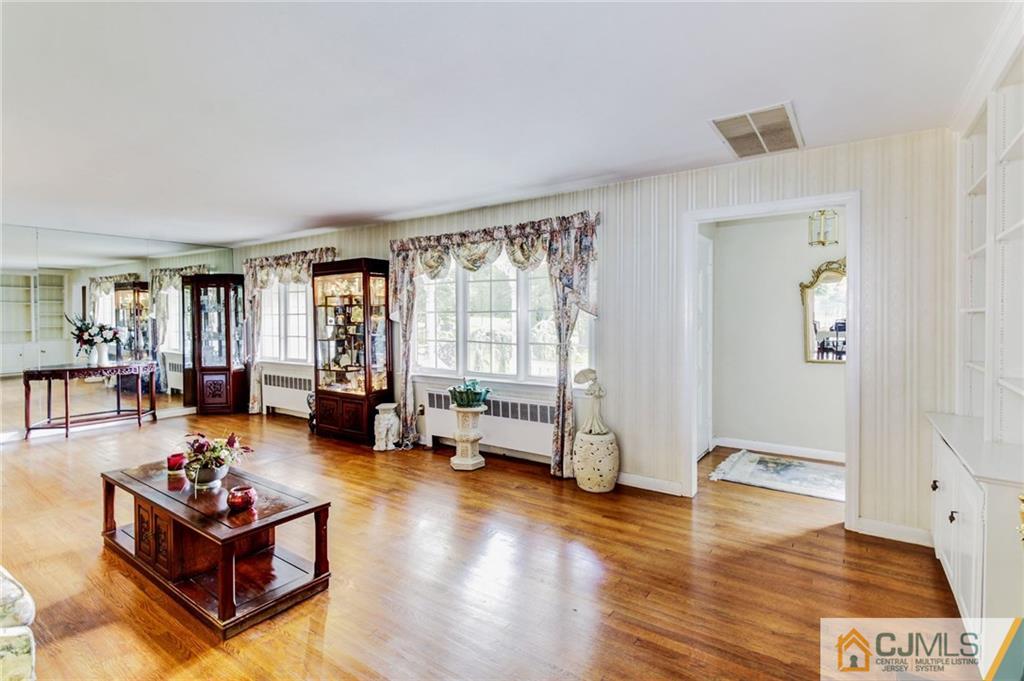 85 Meredith Road Colonia, NJ 07067 - Photo 5 of 21 Gallery Image 5