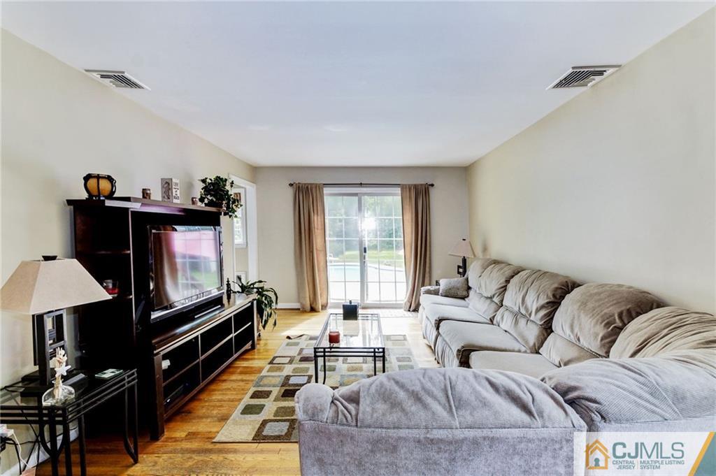 85 Meredith Road Colonia, NJ 07067 - Photo 7 of 21 Gallery Image 7