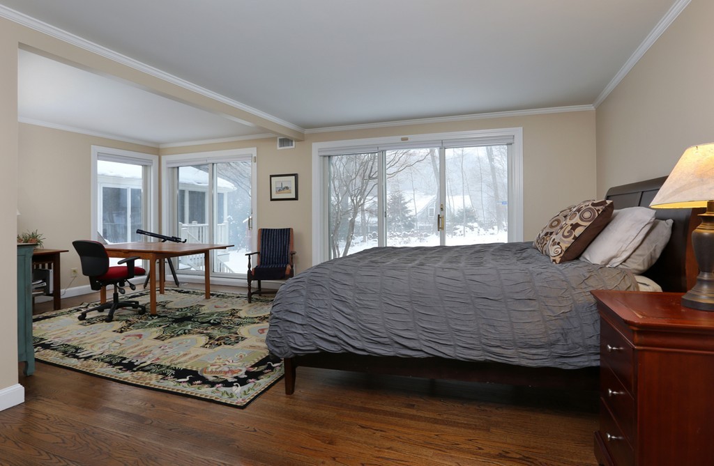 236 Glen Road Weston, MA 02493 - Photo 8 of 12