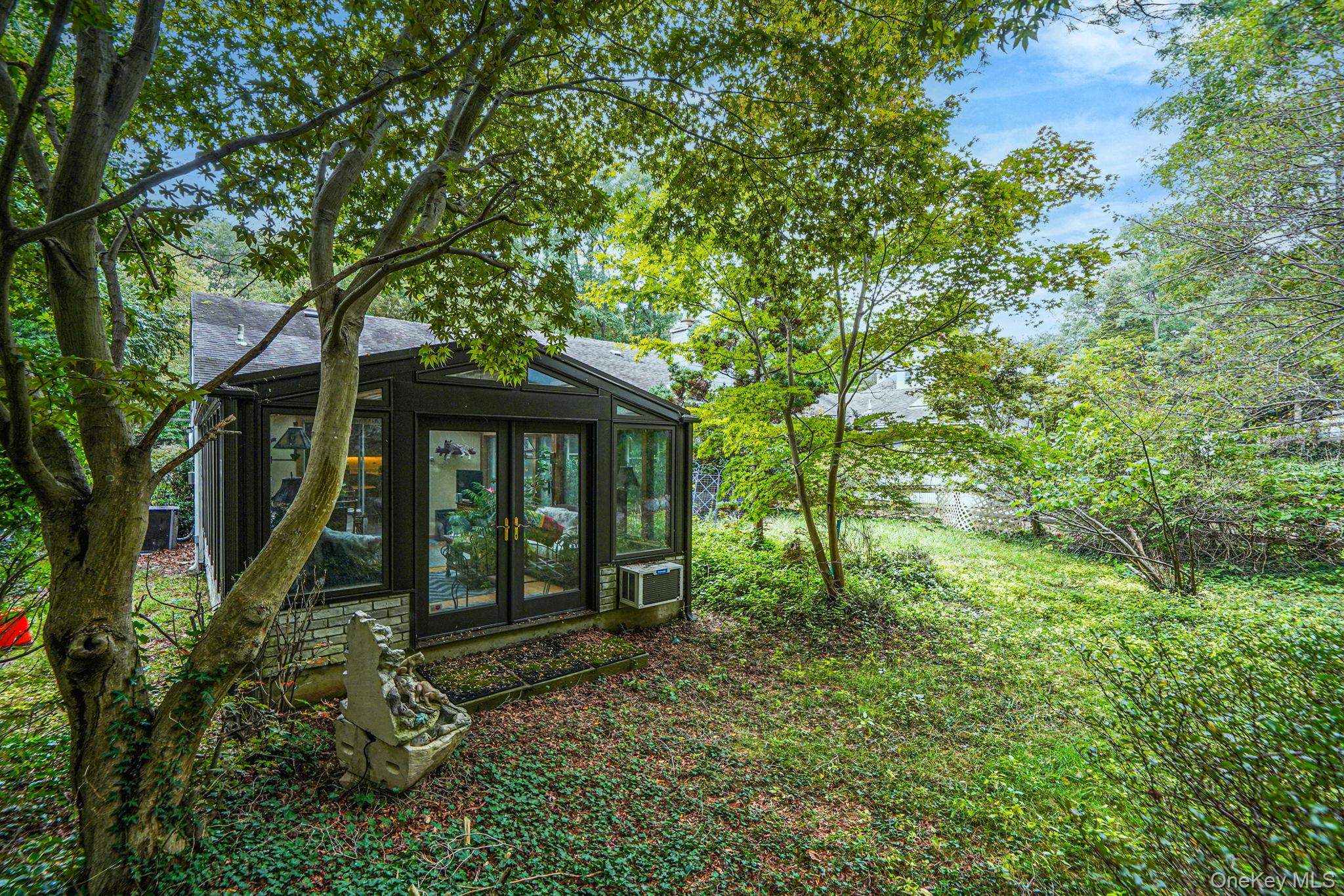 271 Bread And Cheese Hollow Road Northport, NY 11768 - Photo 30 of 32