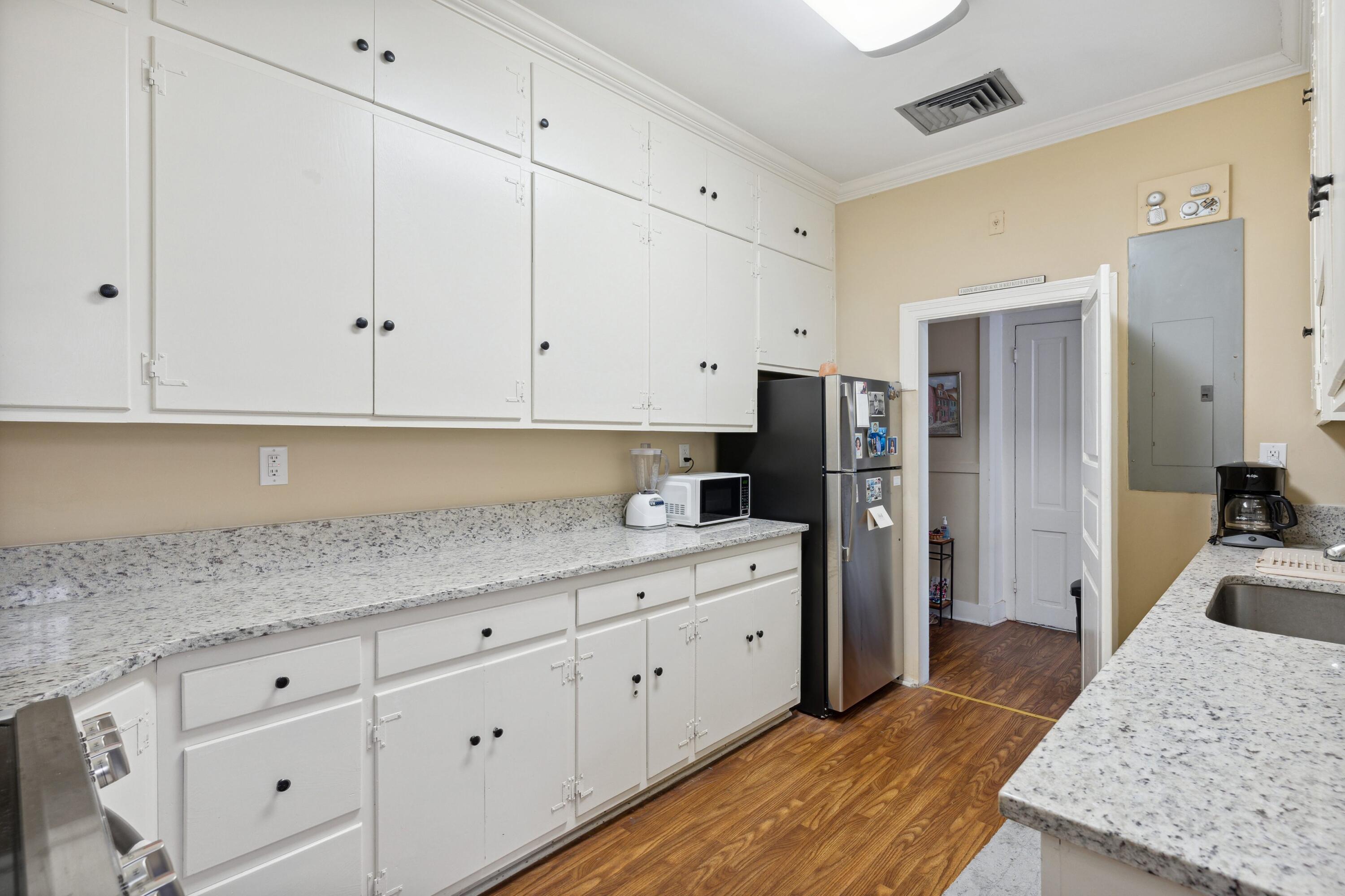 49 Broad Street Charleston, SC 29401 - Photo 52 of 58 52