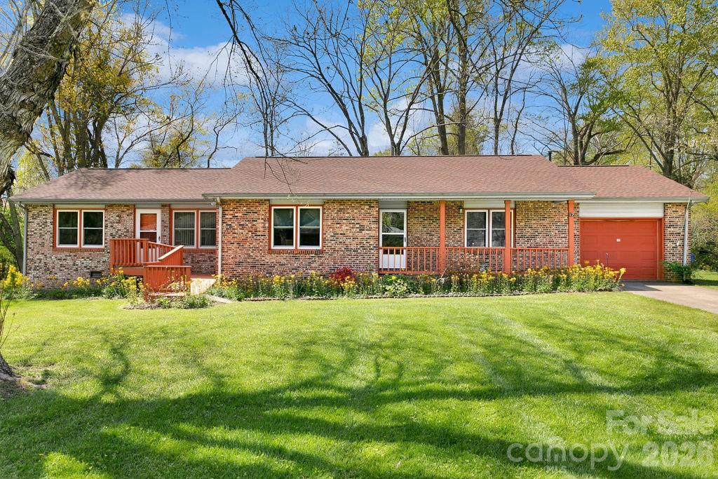 17 Resada Drive Brevard, NC 28712 - Photo 1 of 34