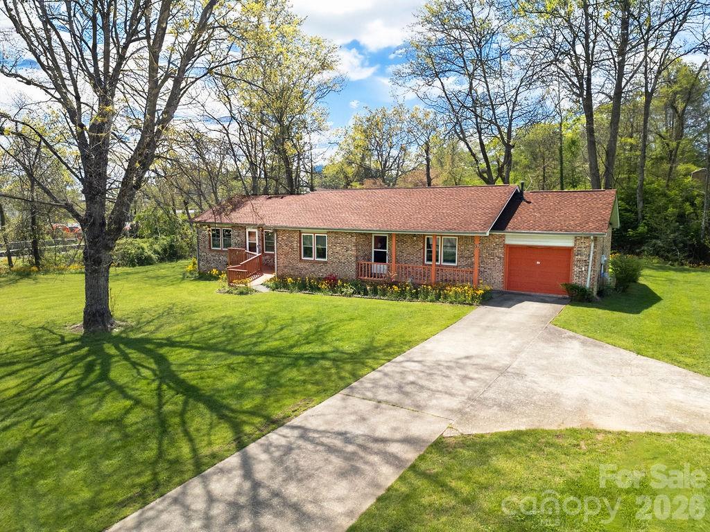 17 Resada Drive Brevard, NC 28712 - Photo 3 of 34