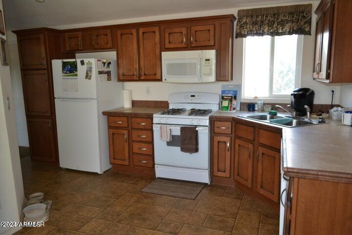 4021 Indian Bend Road Snowflake, AZ 85937 - Photo 8 of 41 20240807133320237231000000-o