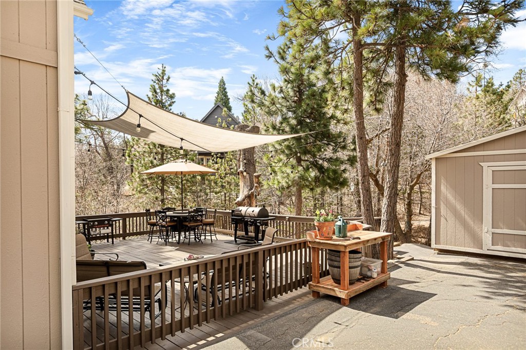 28111 Grenoble Drive Lake Arrowhead, CA 92352 - Photo 39 of 40 a roof deck view with a sitting space