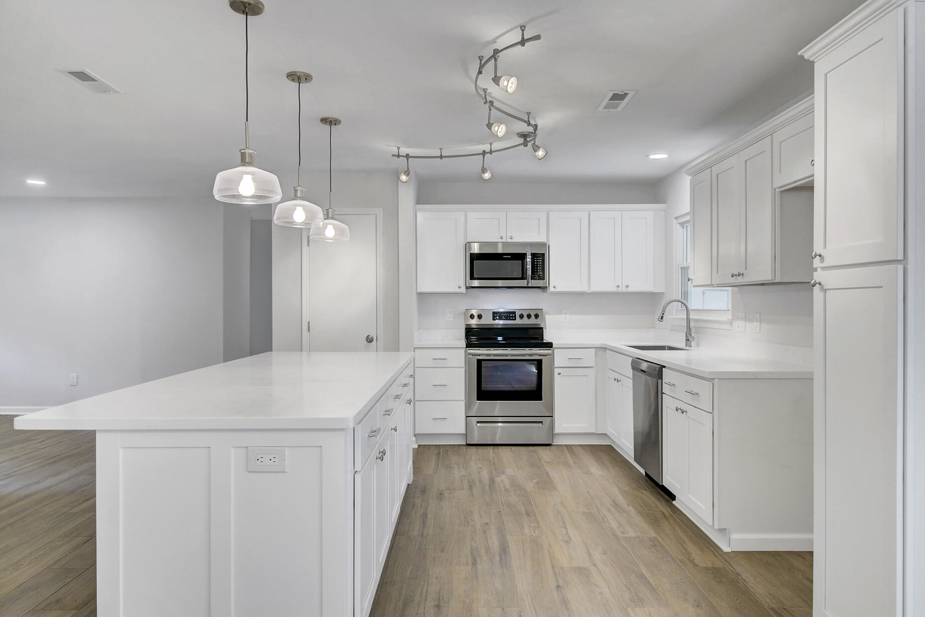 427 Temple Road Ladson, SC 29456 - Photo 11 of 34 11