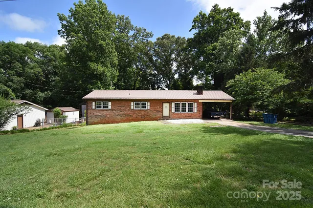 $233,000 | 2625 Glenn Street, Newton, NC 28658