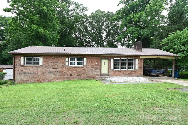$233,000 | 2625 Glenn Street, Newton, NC 28658