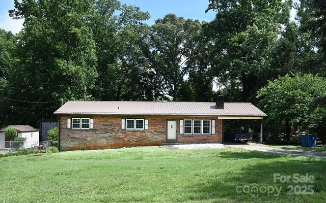 $233,000 | 2625 Glenn Street, Newton, NC 28658