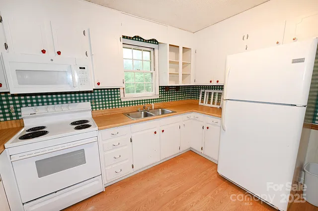 $233,000 | 2625 Glenn Street, Newton, NC 28658