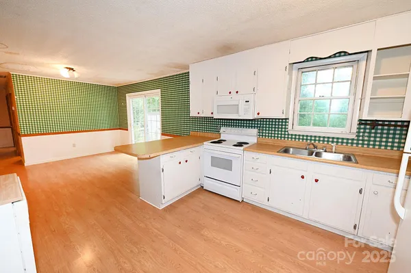 $227,000 | 2625 Glenn Street, Newton, NC 28658