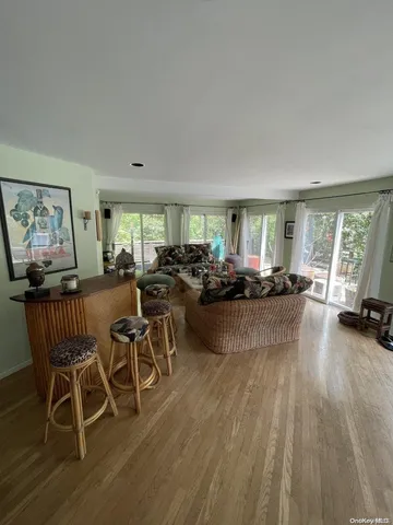 $9,000 | 275 Wilmot Road, Ocean Beach, NY 11770