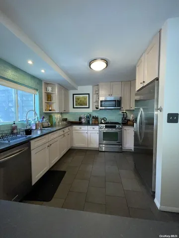 $9,000 | 275 Wilmot Road, Ocean Beach, NY 11770