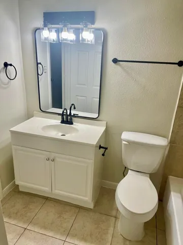 $1,600 | 8229 Kingsbrook Road, Unit 228, Houston, TX 77024