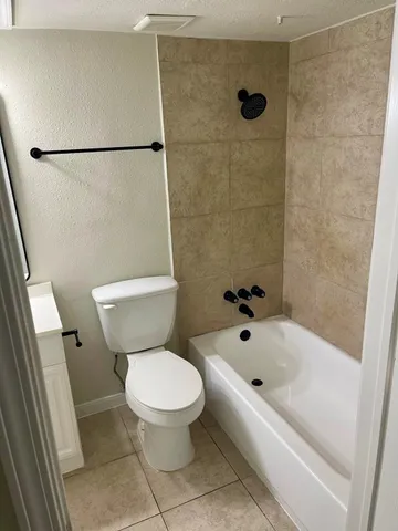 $1,600 | 8229 Kingsbrook Road, Unit 228, Houston, TX 77024