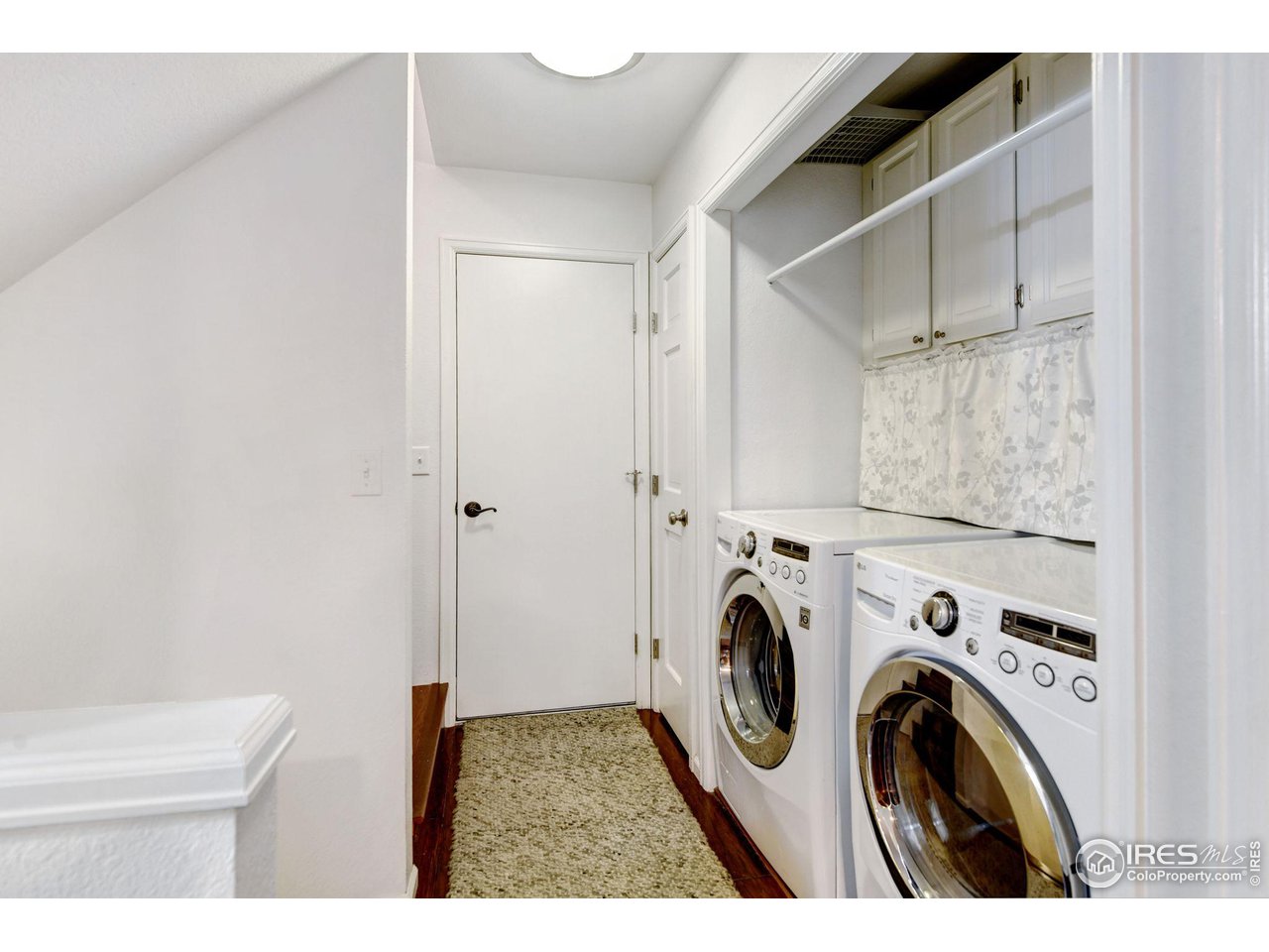 1806 Centennial Road Fort Collins, CO 80525 - Photo 19 of 37 Laundry on main level