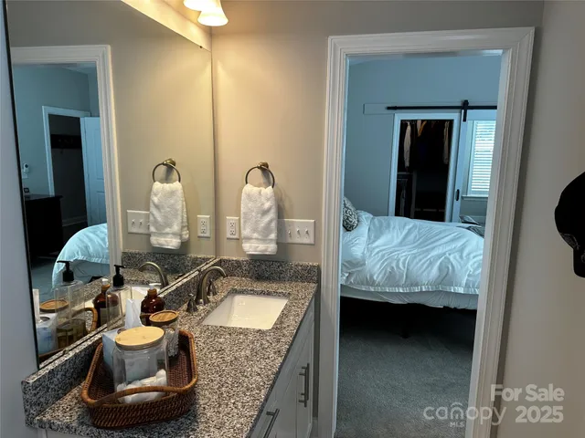 $299,999 | 110 West Pine Street, Lincolnton, NC 28092