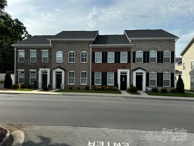 $299,999 | 110 West Pine Street, Lincolnton, NC 28092