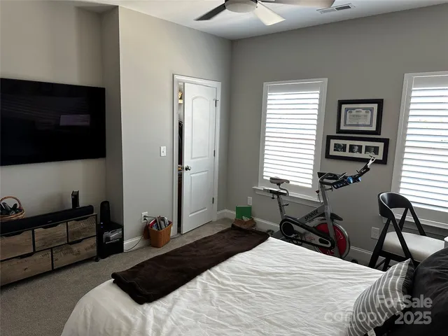 $299,999 | 110 West Pine Street, Lincolnton, NC 28092