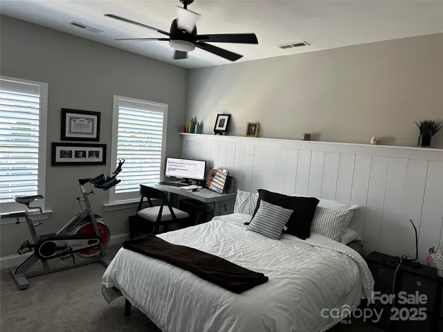 $299,999 | 110 West Pine Street, Lincolnton, NC 28092