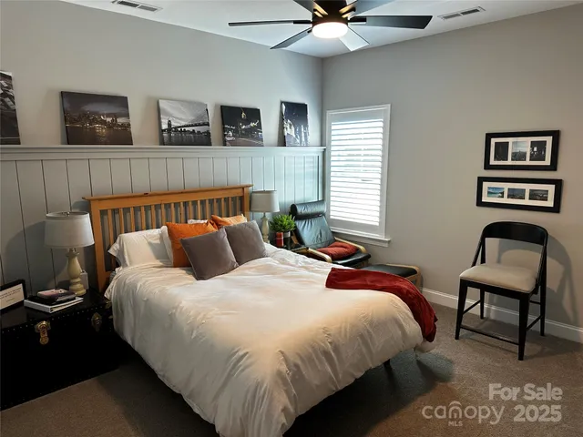 $299,999 | 110 West Pine Street, Lincolnton, NC 28092