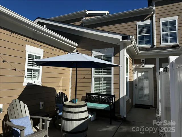 $299,999 | 110 West Pine Street, Lincolnton, NC 28092