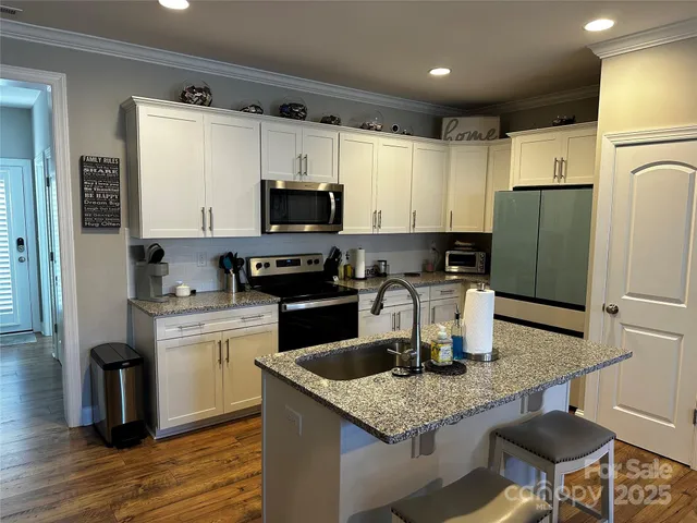 $299,999 | 110 West Pine Street, Lincolnton, NC 28092