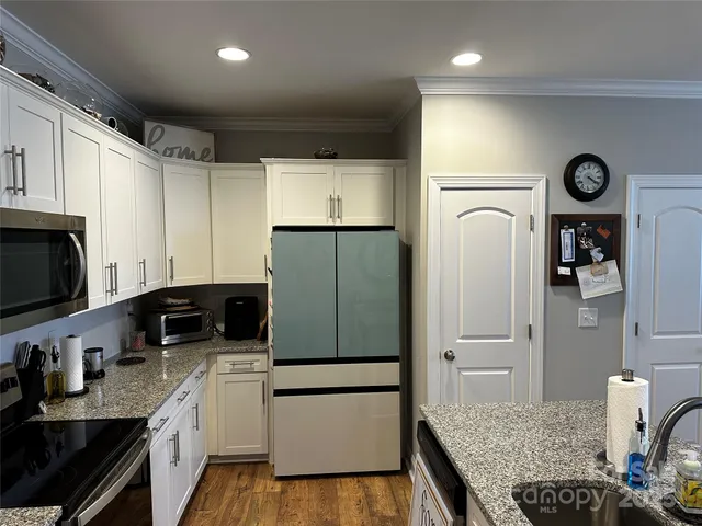 $299,999 | 110 West Pine Street, Lincolnton, NC 28092