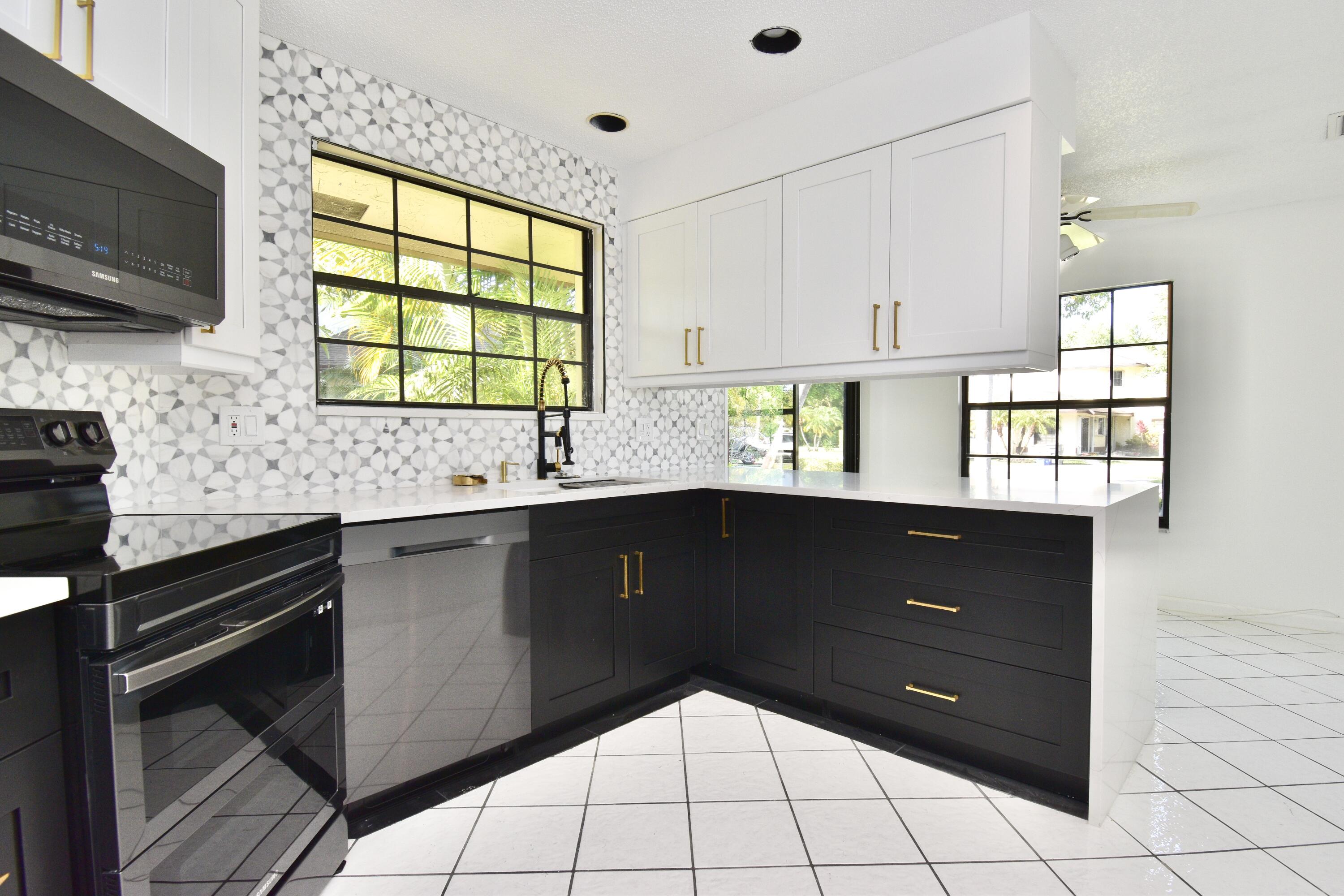 20787 Boca Ridge Drive North Boca Raton, FL 33428 - Photo 12 of 36 4B3749CF-37FF-48F6-841E-431566EF5320