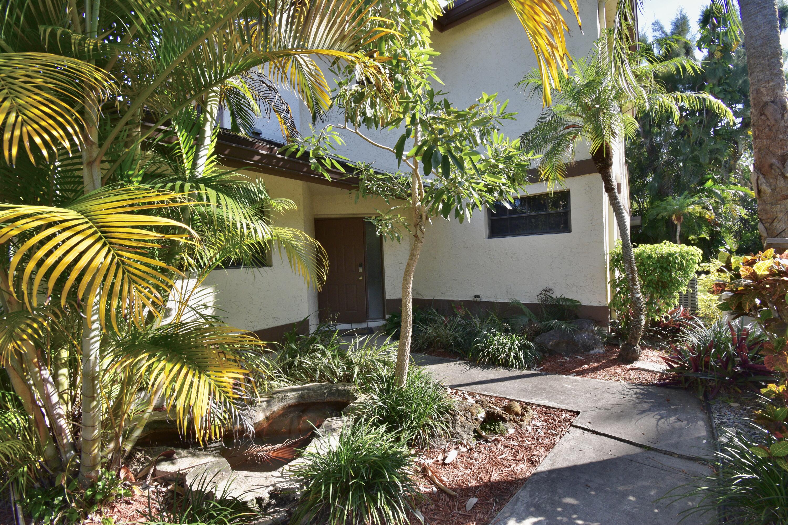 20787 Boca Ridge Drive North Boca Raton, FL 33428 - Photo 4 of 36 C37FD7BD-99BF-4E60-94A9-277A9B7E6D53