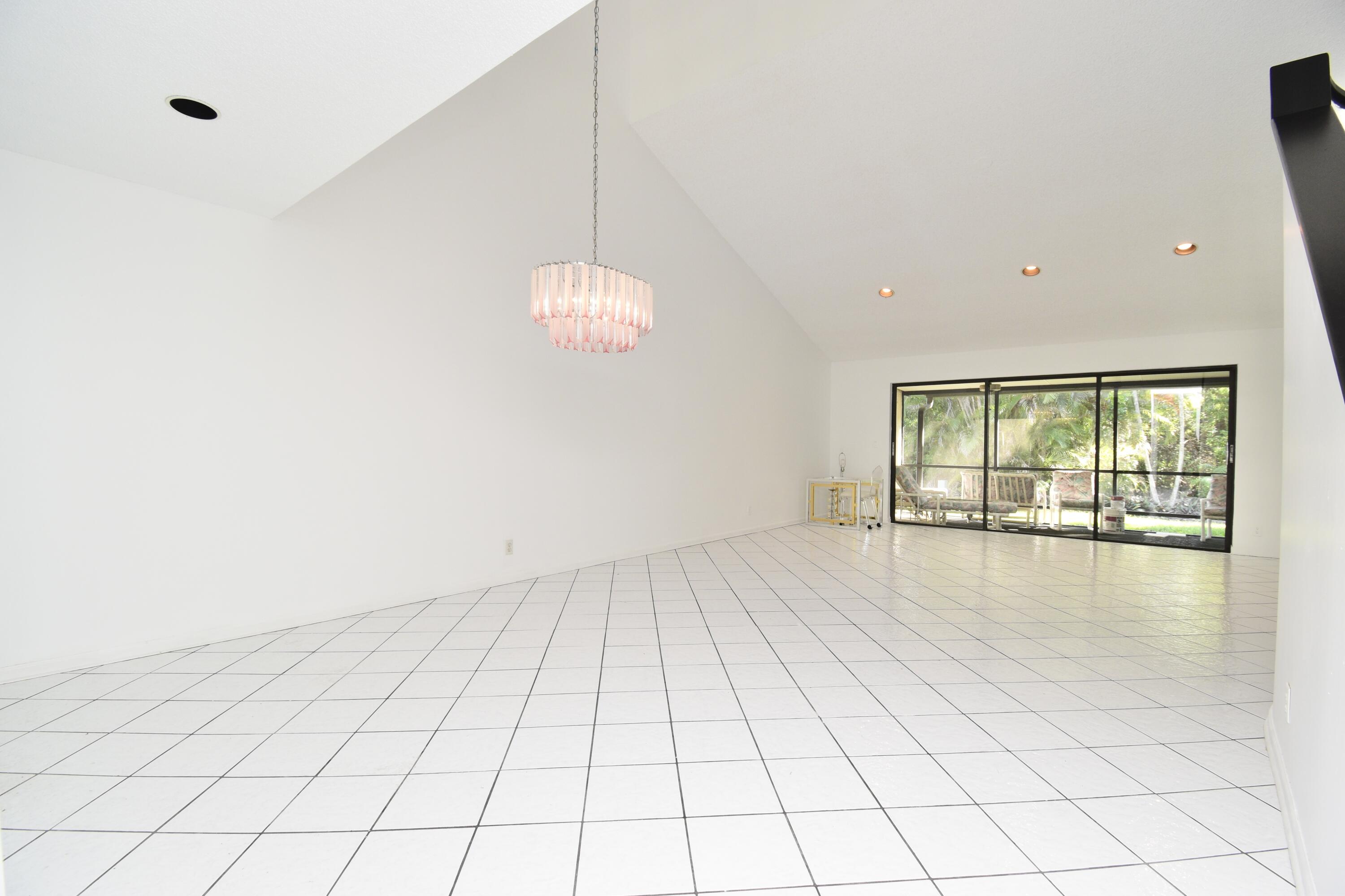 20787 Boca Ridge Drive North Boca Raton, FL 33428 - Photo 5 of 36 D1FBCAB1-192F-477A-A645-685F55268161
