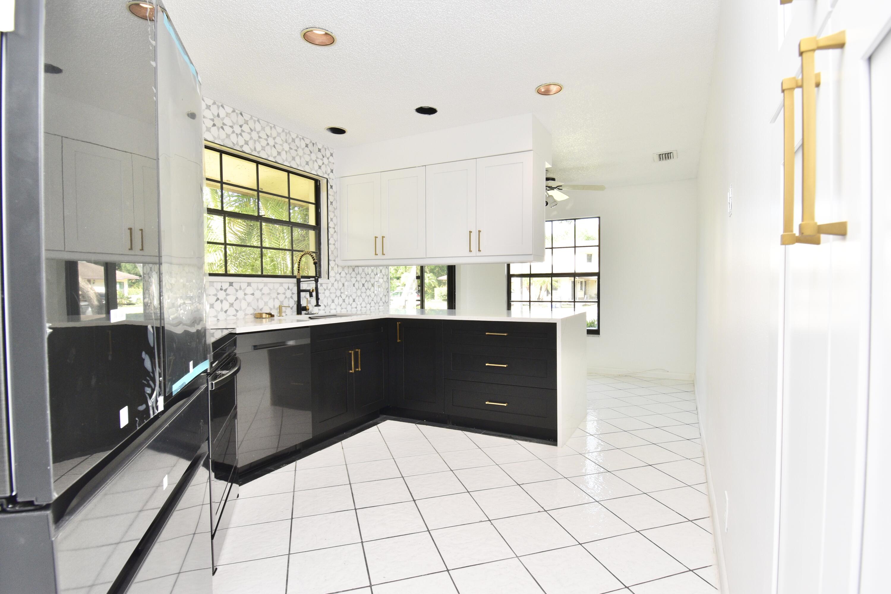 20787 Boca Ridge Drive North Boca Raton, FL 33428 - Photo 10 of 36 1C438E8F-3FE1-4D02-B5AE-B7248EF93A6F