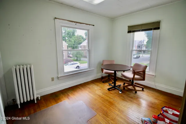 $2,600 | 14 West Notre Dame Street, Glens Falls, NY 12801