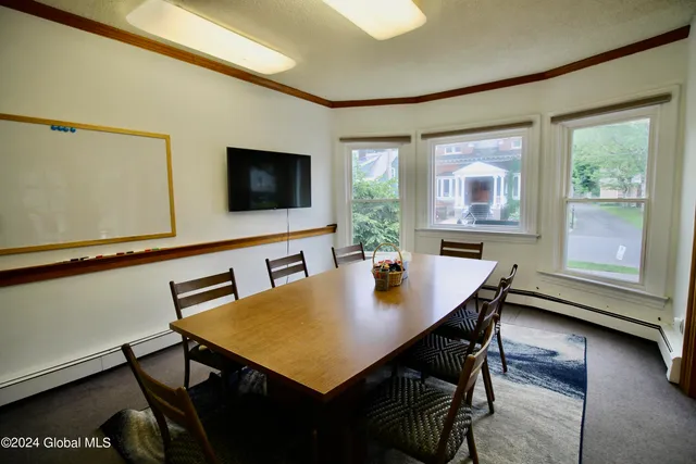 $2,600 | 14 West Notre Dame Street, Glens Falls, NY 12801