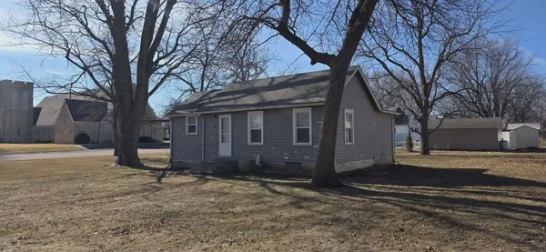 $49,000 | 1006 1st Avenue, Westbrook, MN 56183