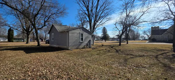 $49,000 | 1006 1st Avenue, Westbrook, MN 56183