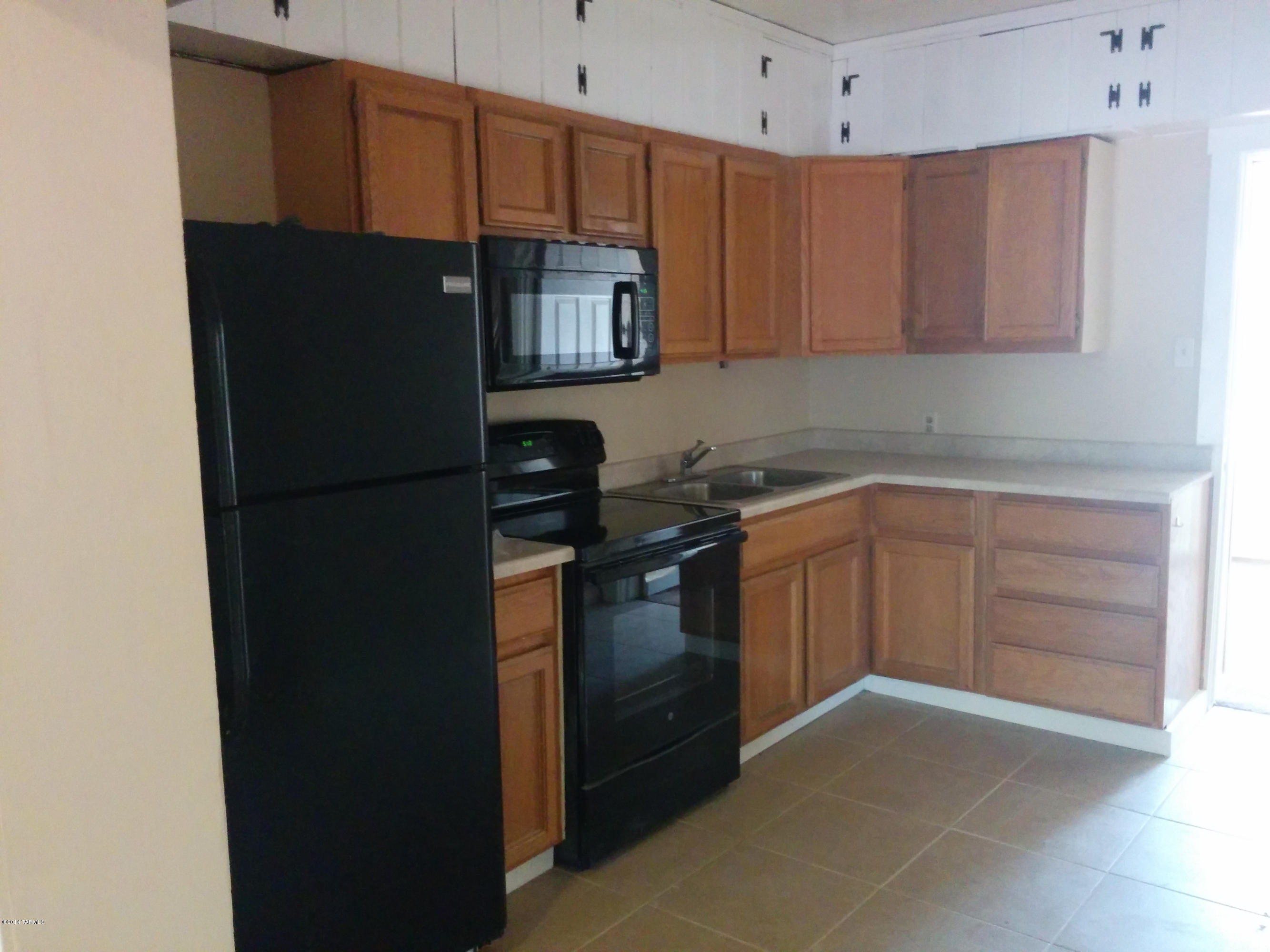 221 West Roger Road, Unit A Tucson, AZ 85705 - Photo 2 of 8
