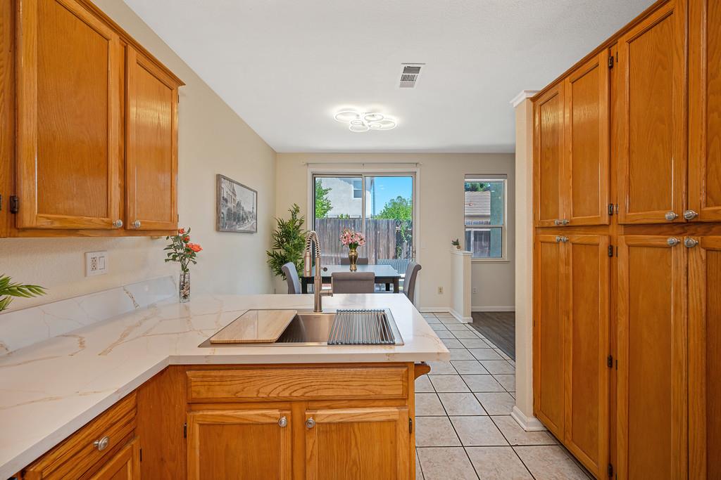 5621 Elk Spring Way Elk Grove, CA 95758 - Photo 18 of 35