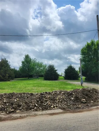 $28,500 | 97-101 North Linn Valley Drive, Linn Valley, KS 66040