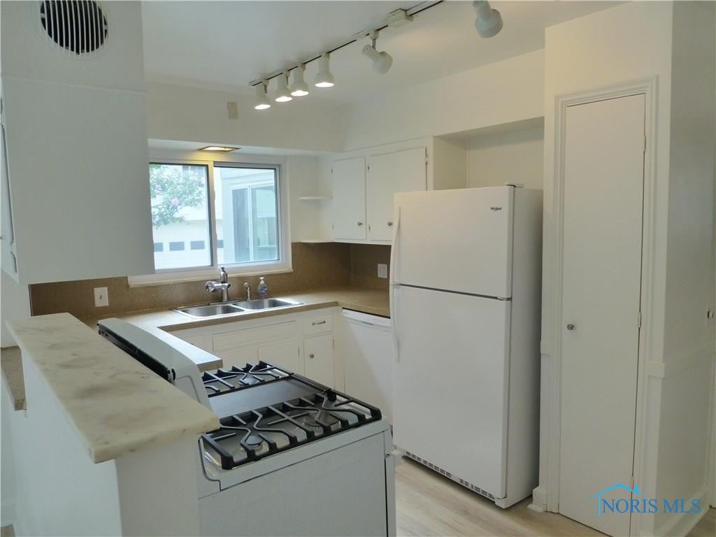 3408 Aldringham Road Toledo, OH 43606 - Photo 10 of 22 Gallery Image 10