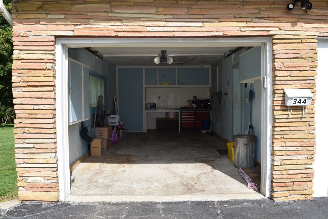 344 Jones Road Vestal, NY 13850 - Photo 4 of 48 Gallery Image 4
