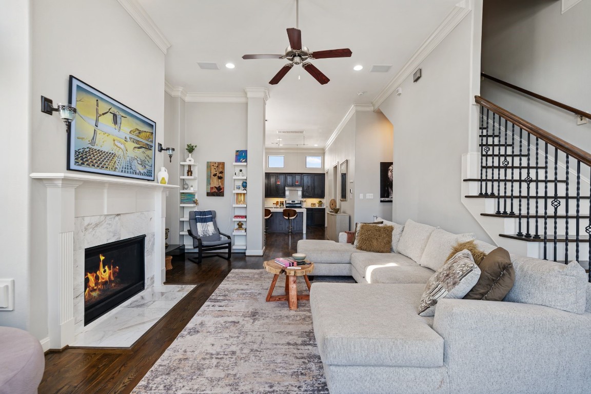 1708 Dart Street Houston, TX 77007 - Photo 8 of 17 The living room overlooks the kitchen, allowing for easy connection between spaces.