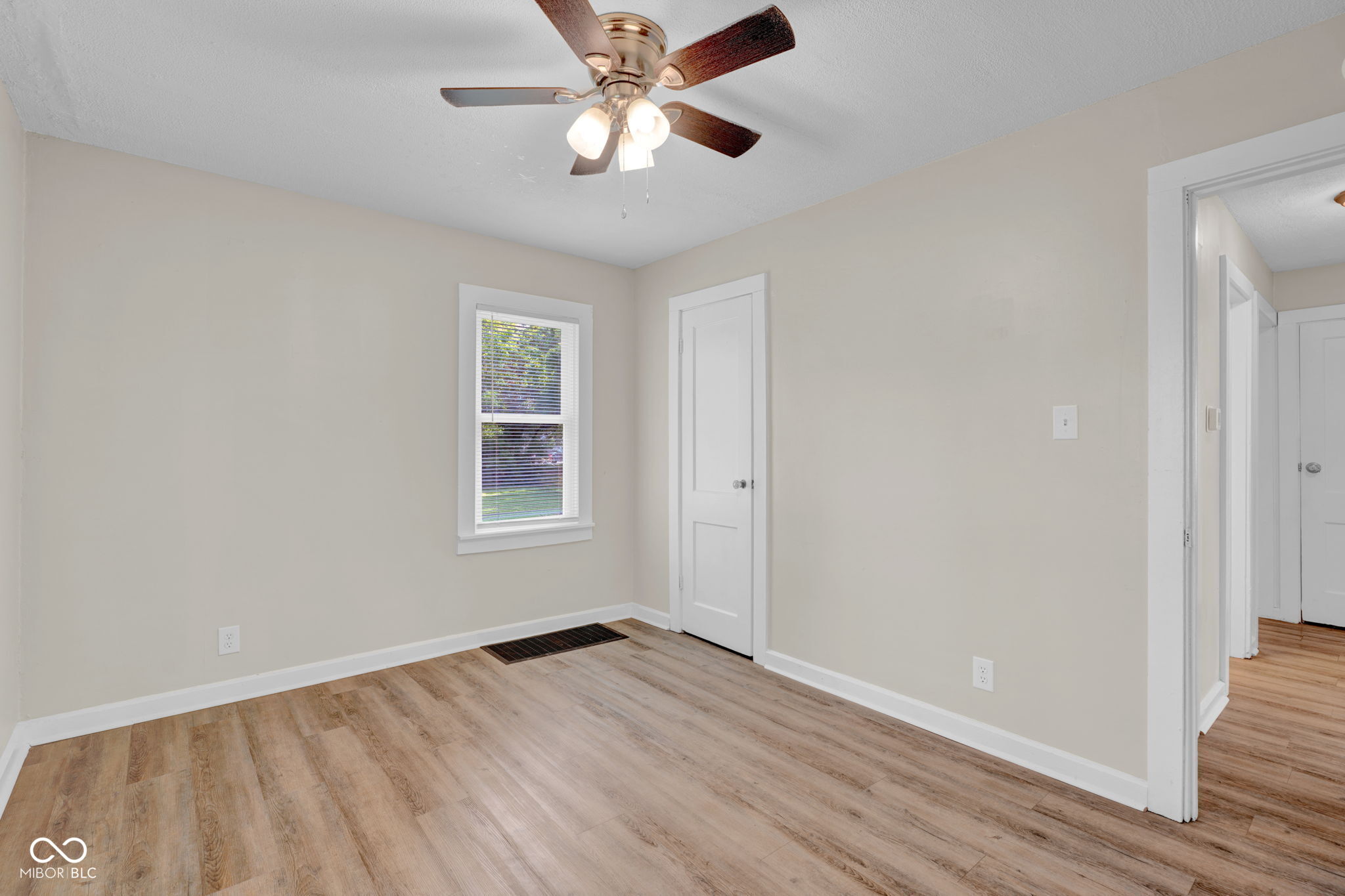 3127 13th Street Columbus, IN 47201 - Photo 15 of 30