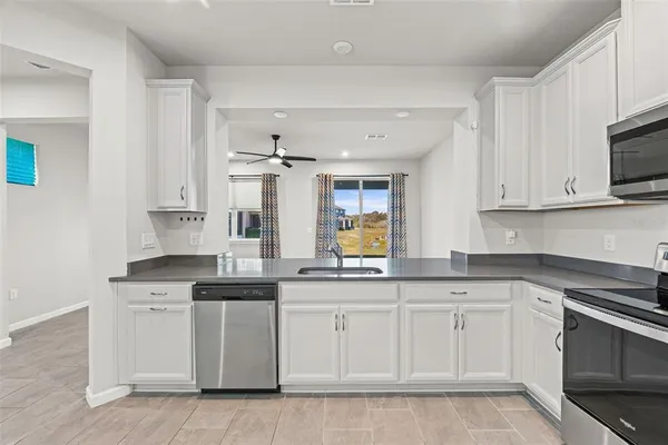 $2,450 | 11815 Sky Acres Terrace, Bradenton, FL 34211